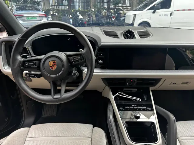 Porsche Cayenne — Фото автомобиля 16