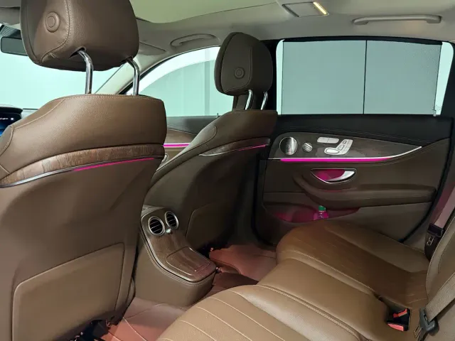 Mercedes-Benz E-Class — Фото автомобиля 11
