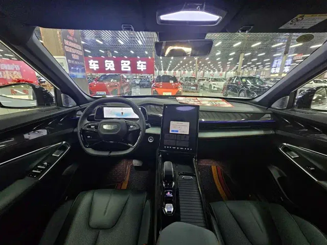 Geely Boyue — Фото автомобиля 10