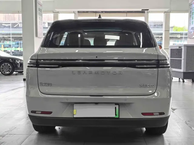 Leapmotor C10 — Фото автомобиля 8