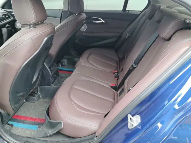 BMW 1 Series — Фото автомобиля 16
