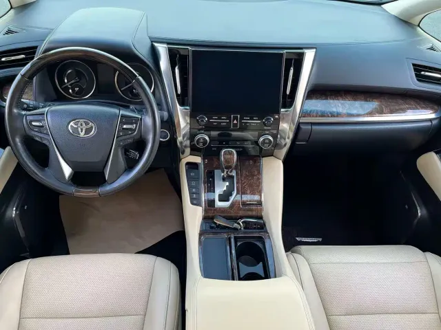 Toyota Alphard — Фото автомобиля 9