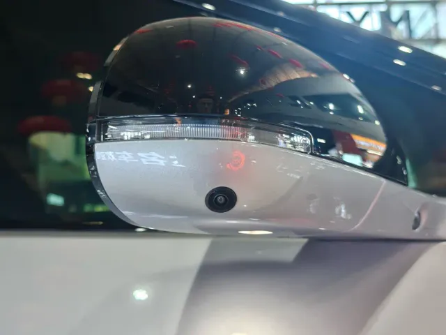 Li Auto i6 — Фото автомобиля 14