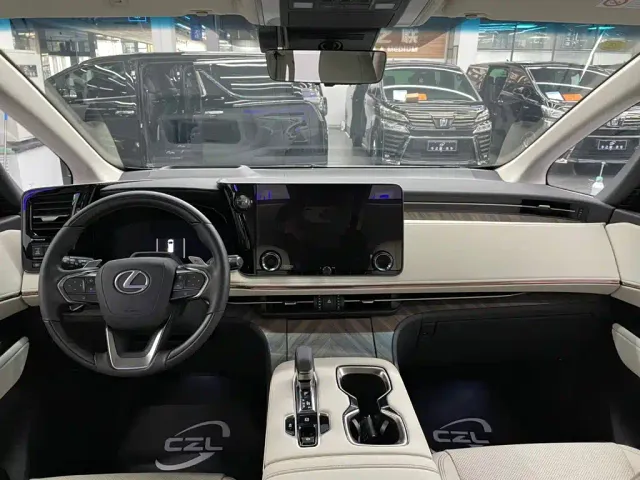 Lexus LM — Фото автомобиля 7