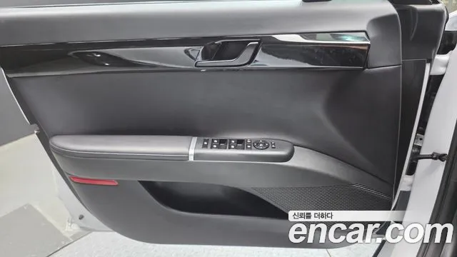 Hyundai Grandeur Grandeur (GN7) 2.5 Бензин 2WD — Фото автомобиля 24
