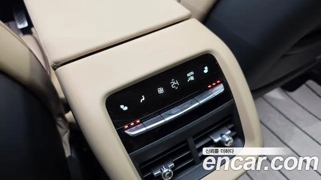 Cadillac Lyriq — Фото автомобиля 30