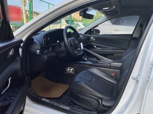 Hyundai Elantra — Фото автомобиля 7