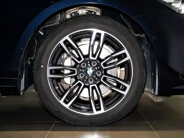 BMW 5 Series — Фото автомобиля 12