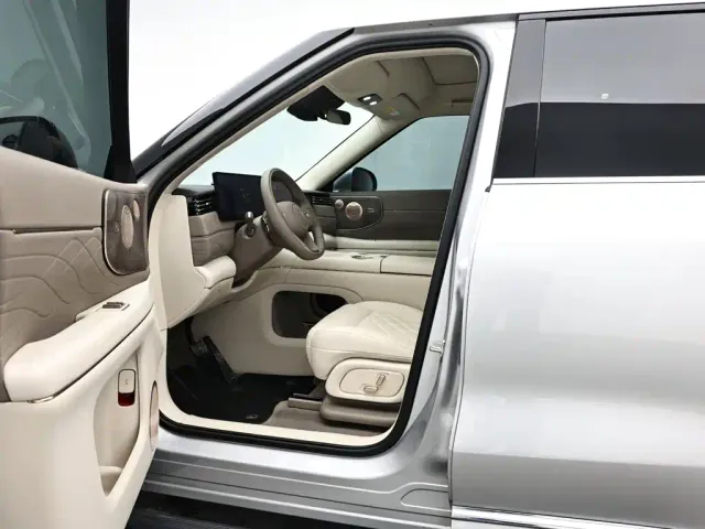 IM Motors LS9 — Фото автомобиля 9