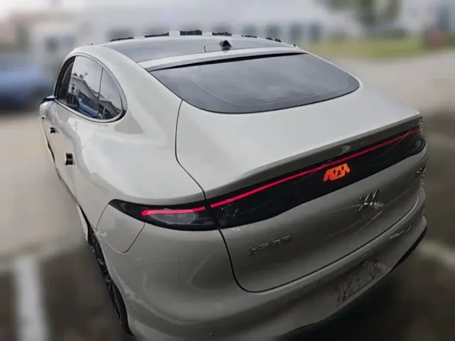 IM Motors LS6 — Фото автомобиля 6