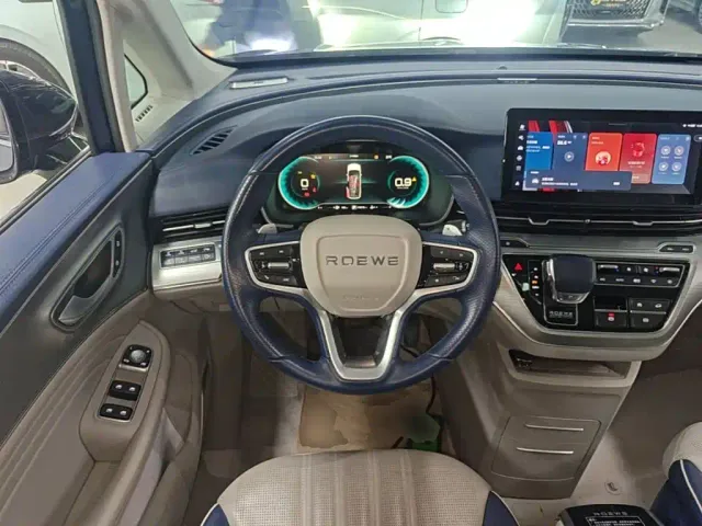 Roewe iMAX8 — Фото автомобиля 10