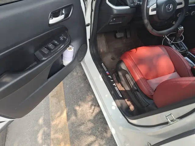 Honda Fit — Фото автомобиля 12