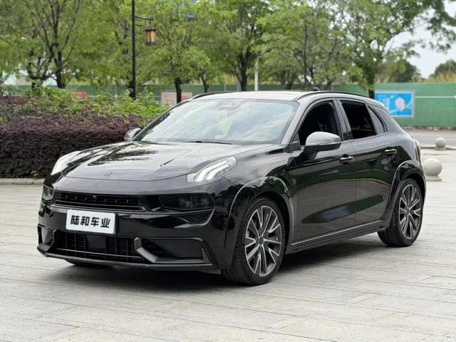 Фотография автомобиля — Lynk & Co 02 Hatchback
