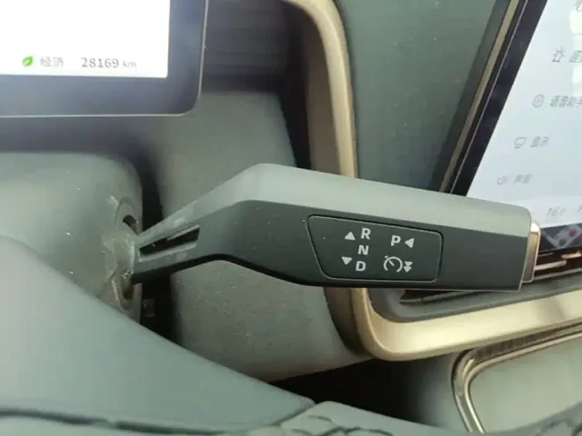 Dongfeng eπ 008 — Фото автомобиля 13