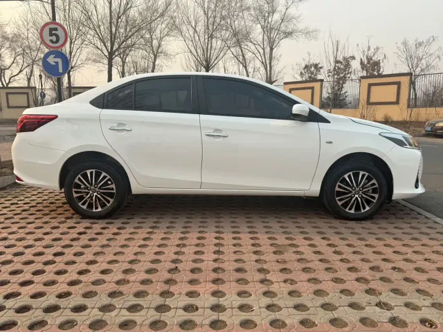 Toyota Vios — Фото автомобиля 8