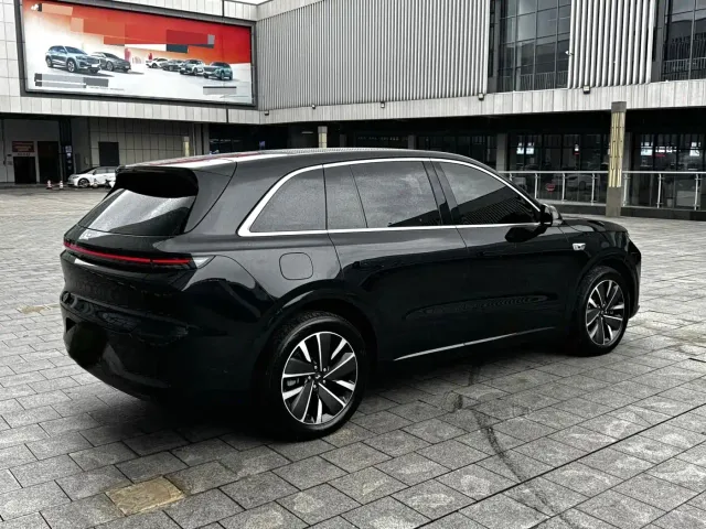 Li Auto L6 — Фото автомобиля 7