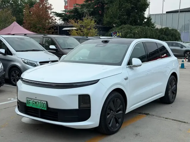 Фотография автомобиля — Li Auto L6