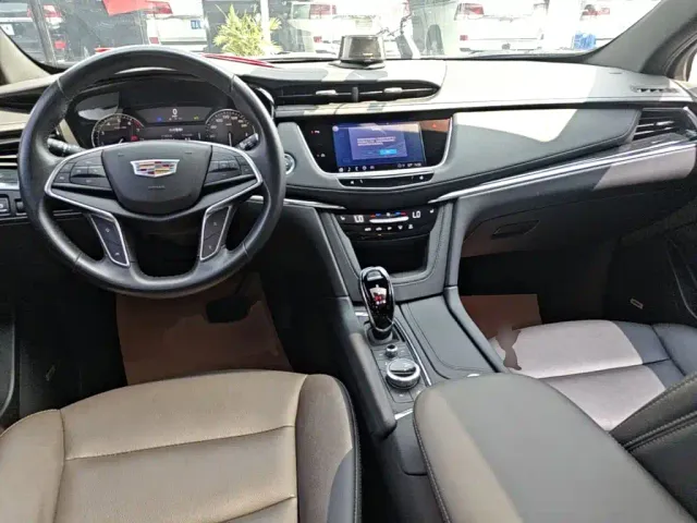 Cadillac XT5 — Фото автомобиля 9