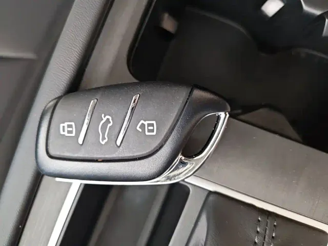Roewe i5 — Фото автомобиля 8