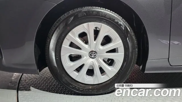 Toyota Prius — Фото автомобиля 5