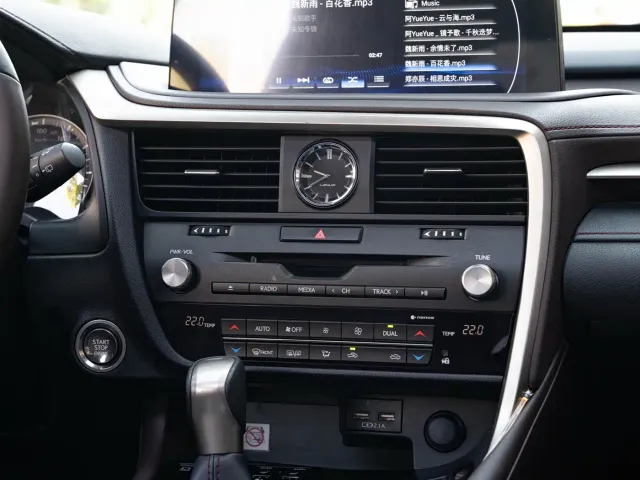 Lexus RX — Фото автомобиля 17