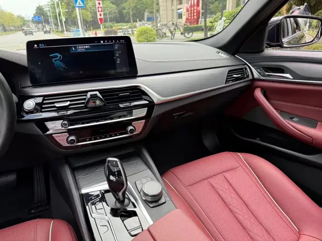 BMW 5 Series — Фото автомобиля 7