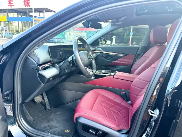 BMW 5 Series — Фото автомобиля 7