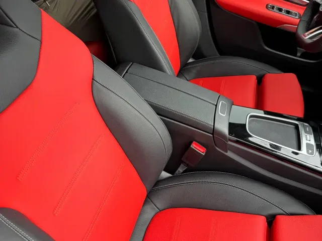 Mercedes-Benz Mercedes-Benz A-Class AMG 2025 Facelift AMG A 35 L 4MATIC — Фото автомобиля 9