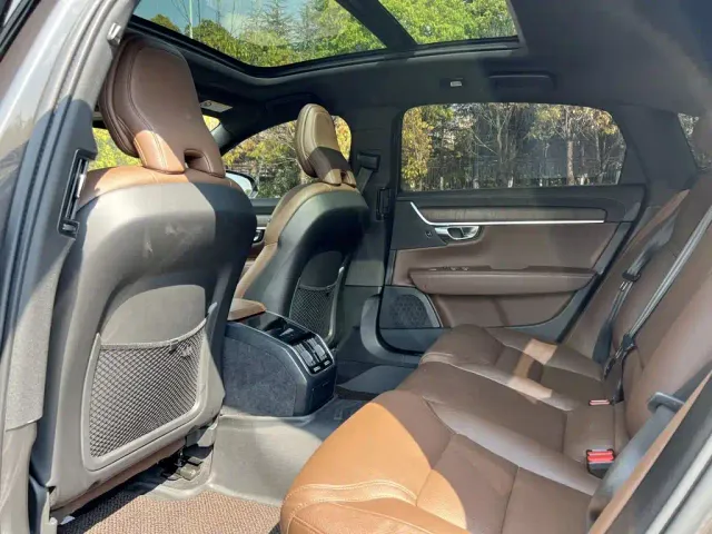 Volvo S90 — Фото автомобиля 13