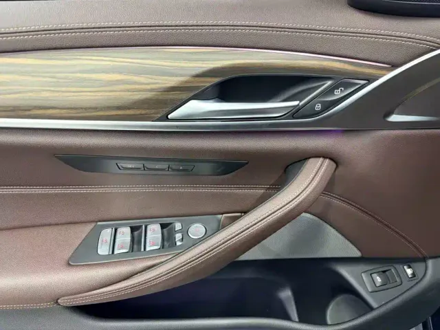 BMW 5 Series — Фото автомобиля 6