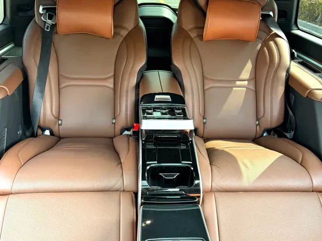 Lincoln Navigator — Фото автомобиля 11