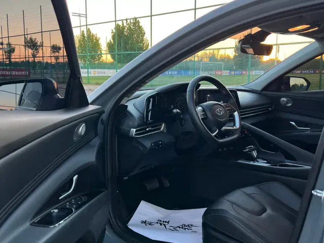 Hyundai Elantra — Фото автомобиля 7