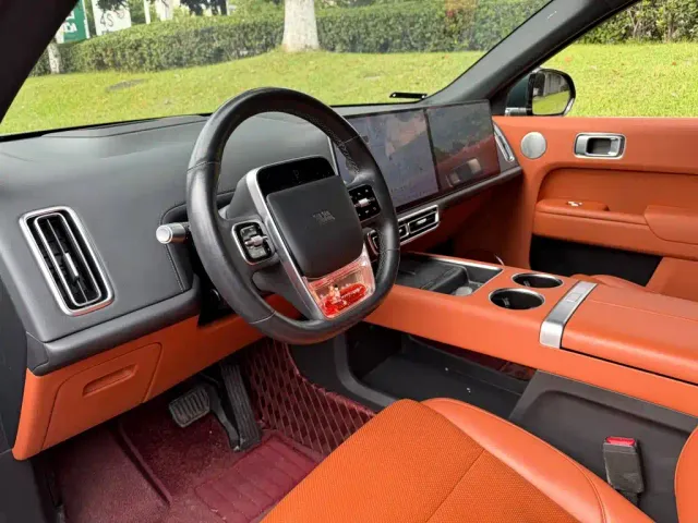 Li Auto L9 — Фото автомобиля 7