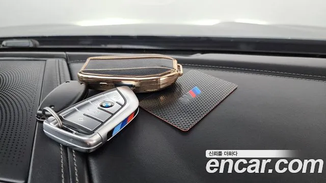 BMW 8 Series G15 — Фото автомобиля 22