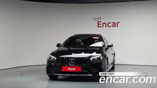 Mercedes-Benz E-Class — Фото автомобиля 3