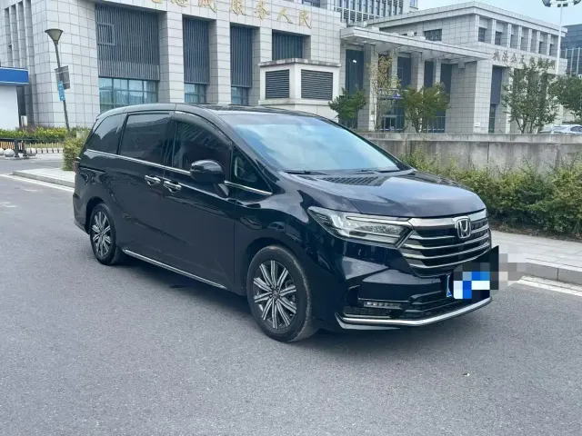 Honda Odyssey — Фото автомобиля 2