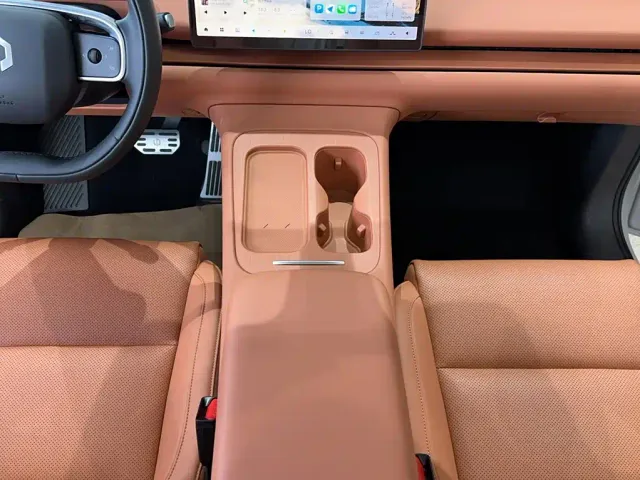 Leapmotor C10 — Фото автомобиля 5