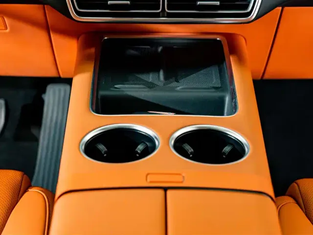 Li Auto L9 — Фото автомобиля 19