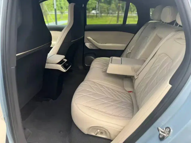 Nio EC6 — Фото автомобиля 5