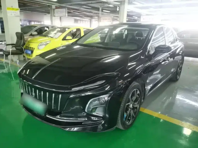 Фотография автомобиля — Hongqi E-QM5
