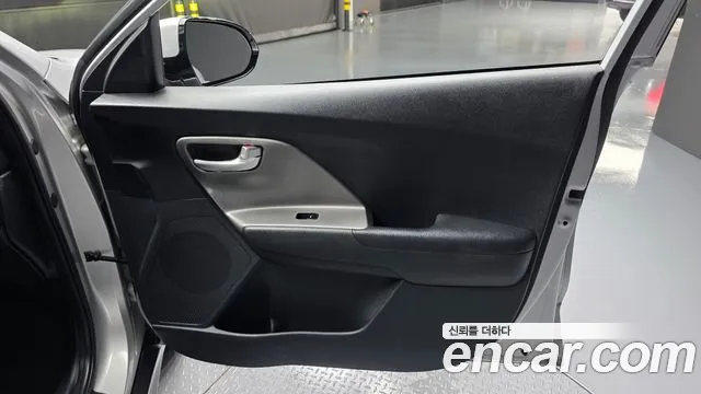 Kia Niro Niro Plus Air — Фото автомобиля 25