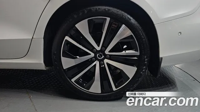 Вольво S60 S60 третьего поколения B5 Ultimate Bright — Фото автомобиля 16