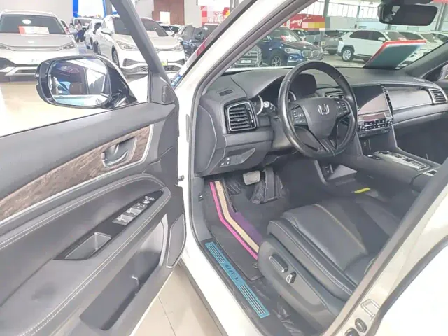 Honda UR-V — Фото автомобиля 15