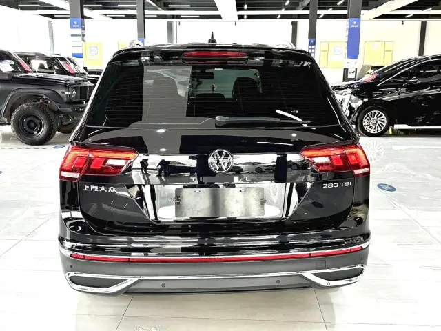 Volkswagen Tiguan L — Фото автомобиля 11