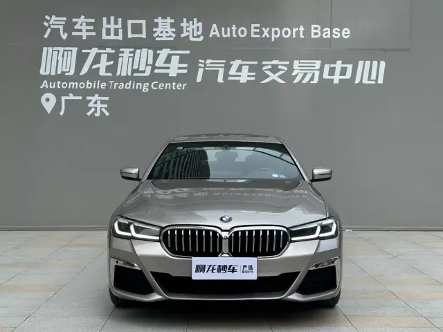 BMW BMW 5 Series 2022 Facelift 530Li Leading M Sport Package — Фото автомобиля 2