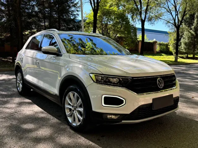 Volkswagen T-Roc — Фото автомобиля 3