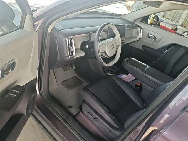 Leapmotor B10 — Фото автомобиля 15
