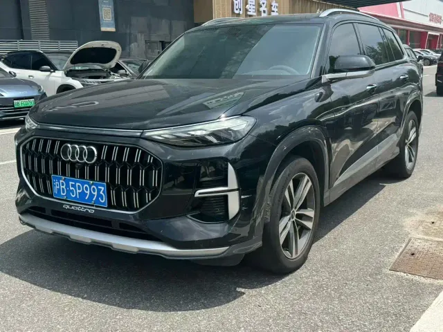 Фотография автомобиля — Audi Q6