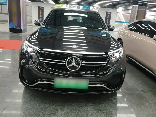 Mercedes-Benz EQC — Фото автомобиля 2