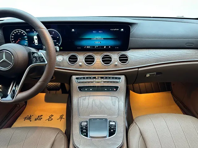 Mercedes-Benz E-Class — Фото автомобиля 16